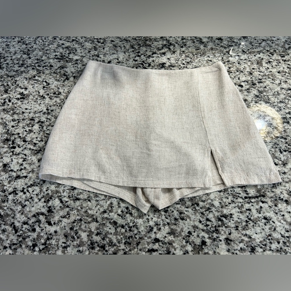 Altar’s State Neutral Linen-Blend Skort Shorts